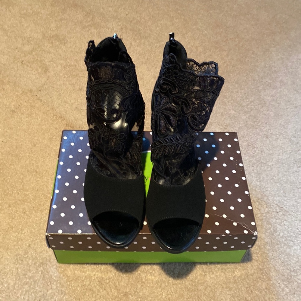 Women’s shoes